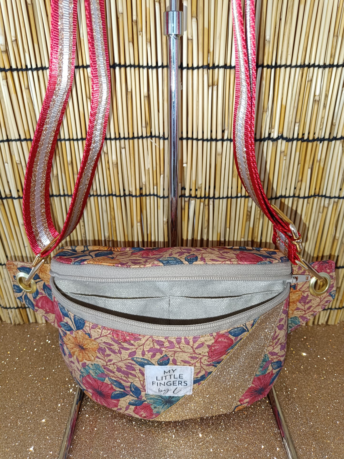 Sacoche banane Liège fleuri rouge et paillettes