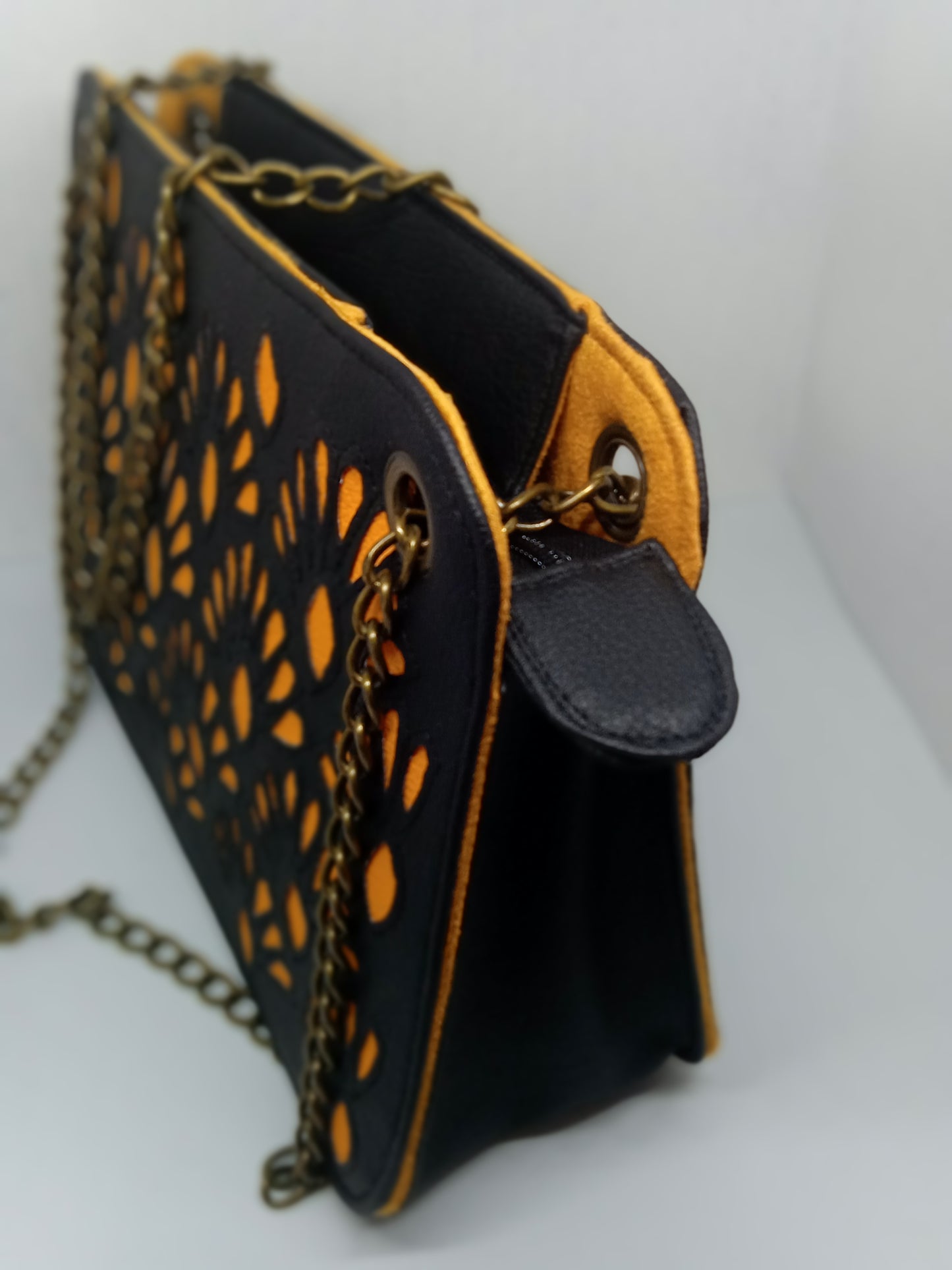 Sac à main Ajouré Noir et Jaune Safran