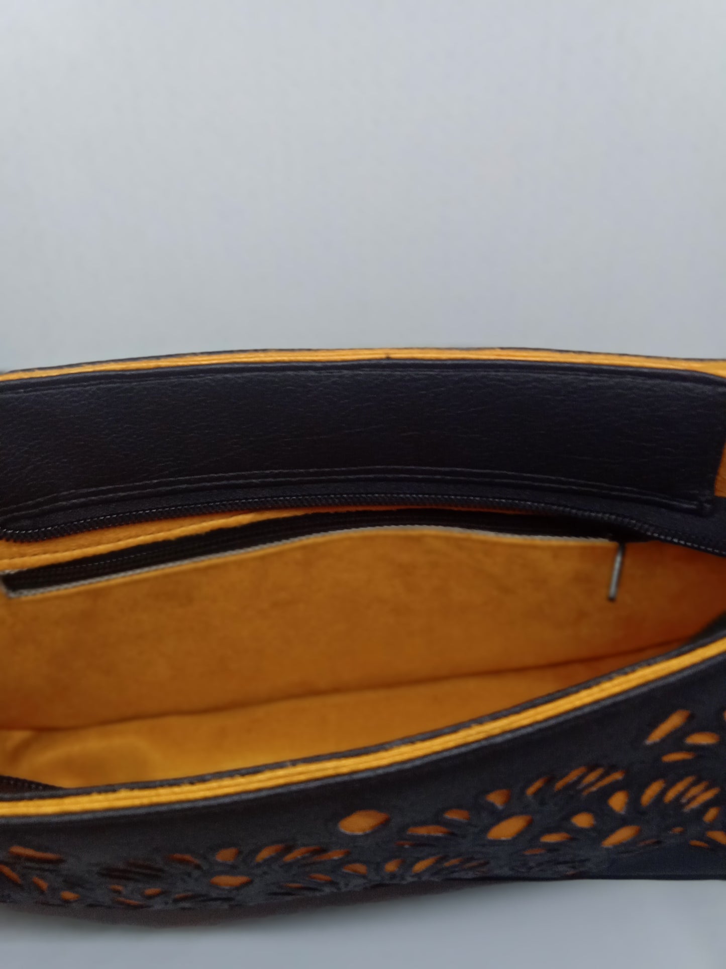 Sac à main Ajouré Noir et Jaune Safran